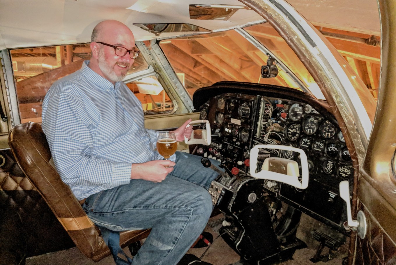 Vagabond Brewing PDX Cessna Cockpit Warren Wills CraftBeerScribe