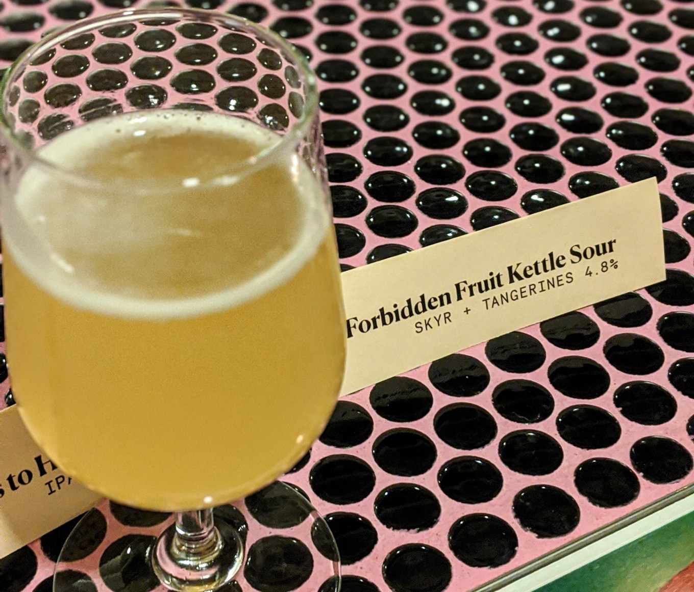 00100lrportrait_00100_burst20191211183431343_cover